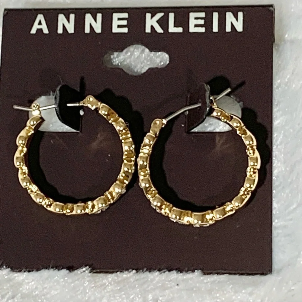 NWT Anne Klein earrings 💍💕💎🎉🎈